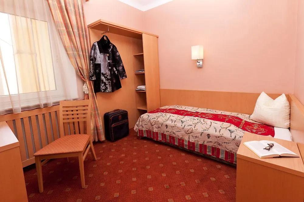 Hotel Junior By Max 70 Salzburg 3*,  Austria