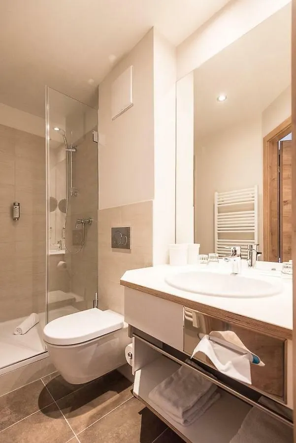 Hotel Junior By Max 70 Salzburg Pensionat
