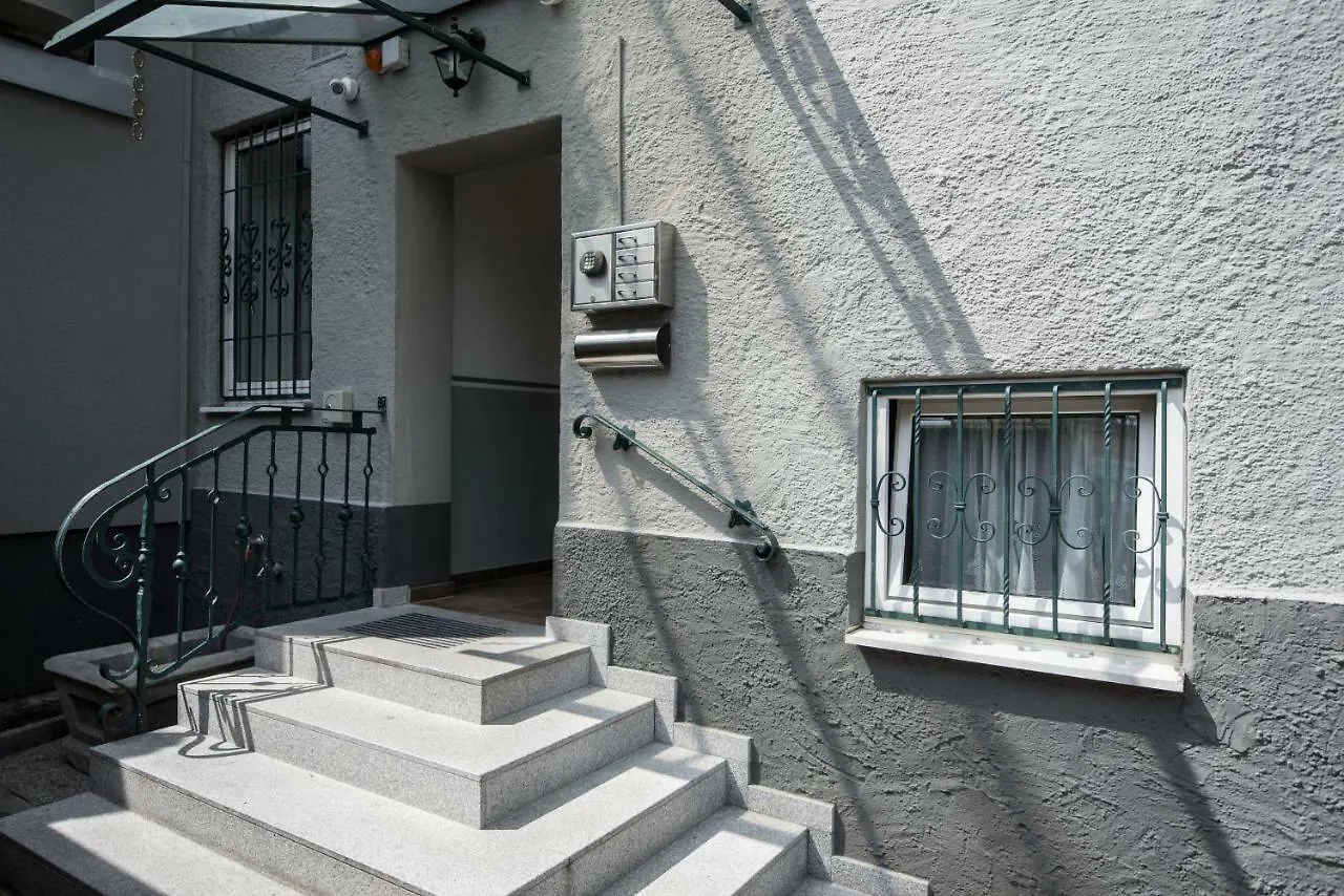 Hotel Junior By Max 70 Salzburg Pensionat