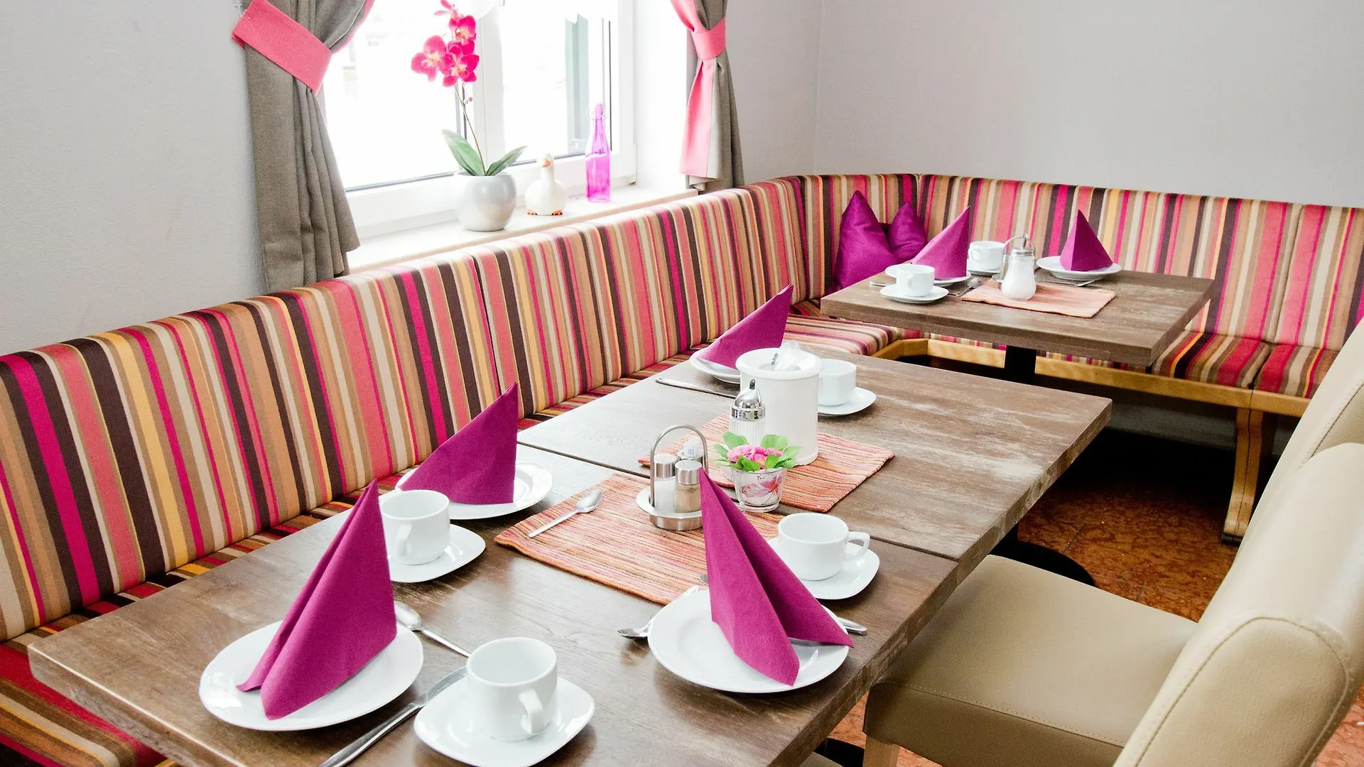 *** Pensionat Hotel Junior By Max 70 Salzburg Österrike